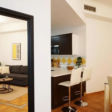 Flat At Royal Suites *