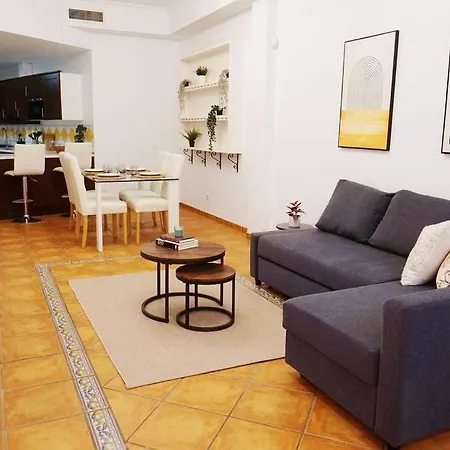 Flat At Royal Suites Apartment *